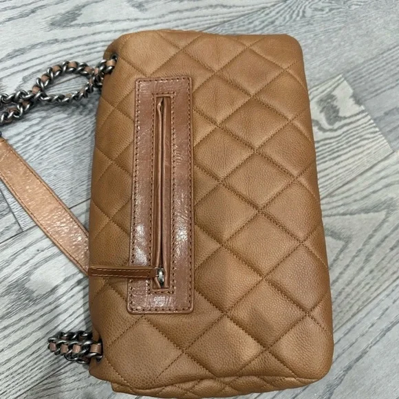 Quilted Leather Chanel Purse — Mint condition - Picture 4 of 8